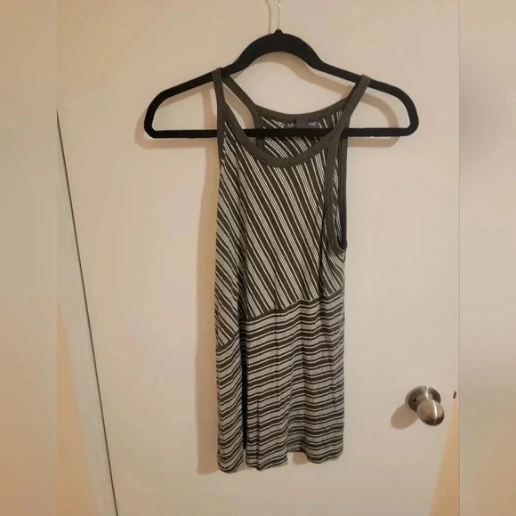 A Pea In The Pod Maternity Top Womens Size Medium Long Tank Top Stripes Summer - Picture 1 of 7